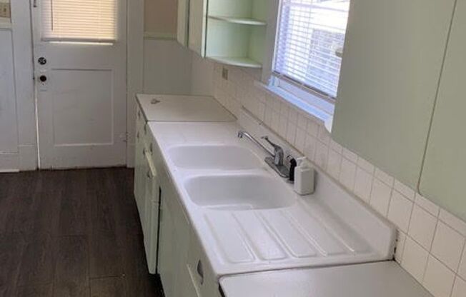 3 beds, 1 bath, $1,500