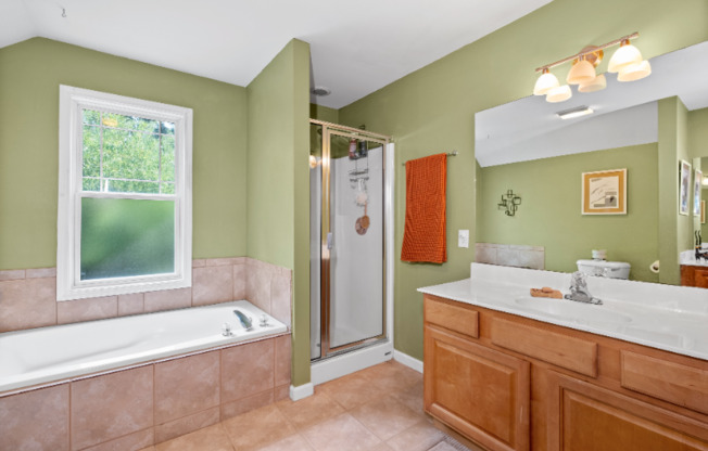 9 EDWIN PL NW