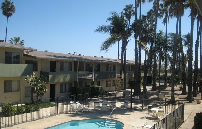 2 beds, 1 bath, 825 sqft, $2,445, Unit 14