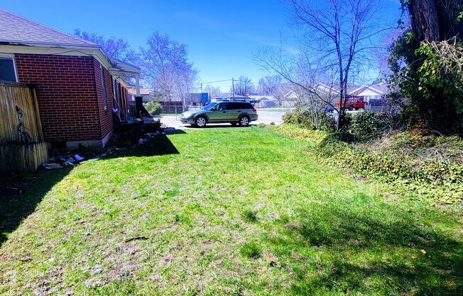 Private East Murray Home with HUGE yard!