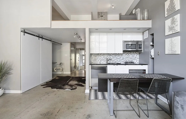 1 bed, 1 bath, 711 sqft, $4,750, Unit 3T