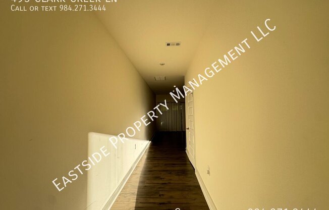 493 CLARK CRK LN