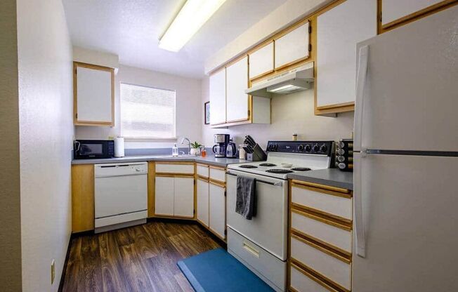 2 beds, 1.5 baths, 900 sqft, $1,585, Unit 3773
