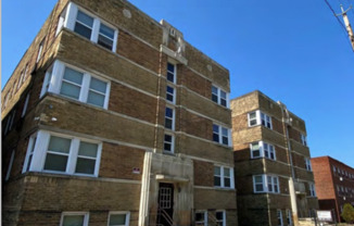 2824-2826 E 130th St