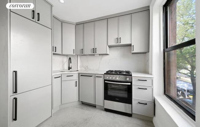 366 CLERMONT AVE