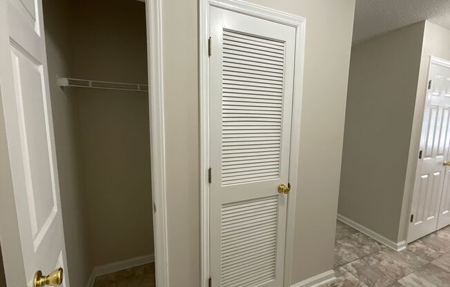 1 bed, 1 bath, 871 sqft, $1,225, Unit 2758-5