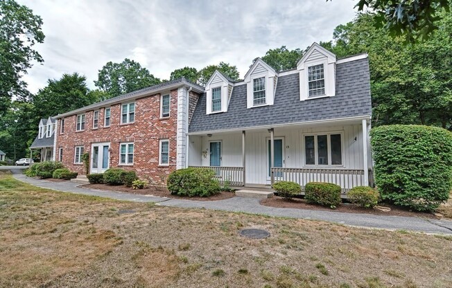 13 COLONIAL DR