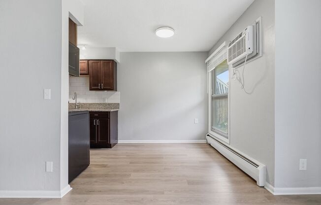 2 beds, 1 bath, 900 sqft, $1,539, Unit 220