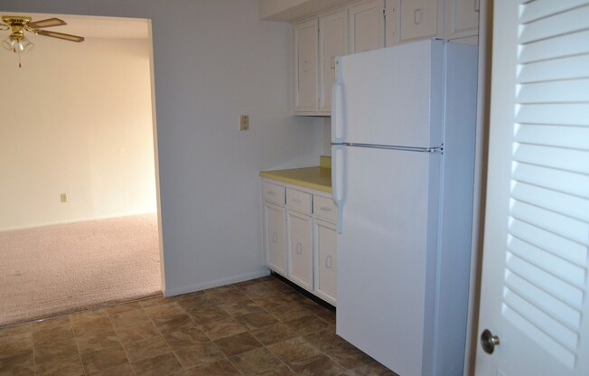3 beds, 2.5 baths, 1,288 sqft, $1,369, Unit 04 - 410