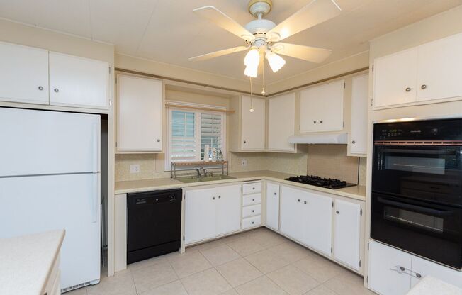 2 beds, 2 baths, $1,500, Unit SPC 339