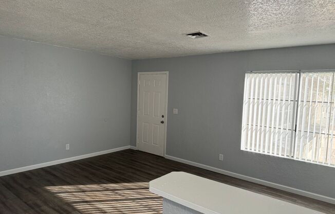 Studio, 1 bath, 600 sqft, $1,000, Unit 209