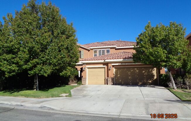 Large 2 Story Offering 3419 sq. ft. and 5 bedrooms plus loft