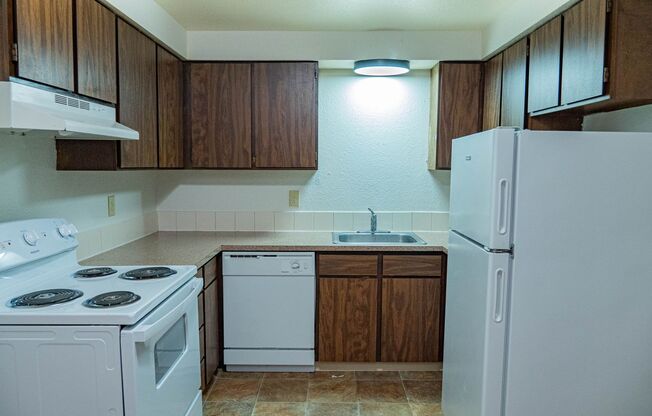 2 beds, 1 bath, 800 sqft, $1,395