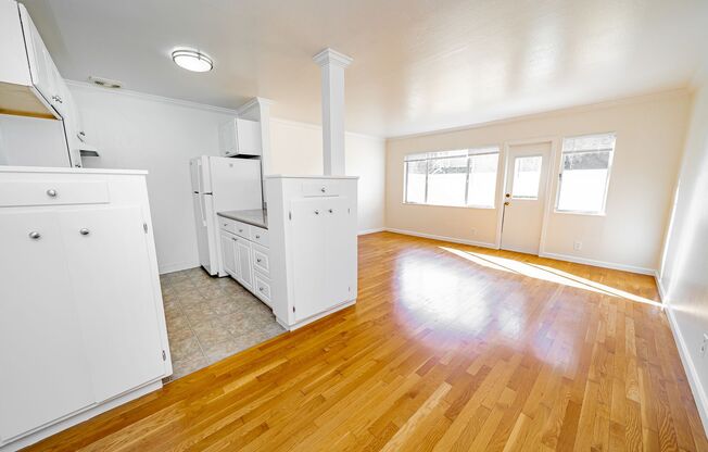 2 beds, 1 bath, $2,195, Unit 2