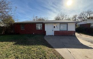 3 beds, 1 bath, $965