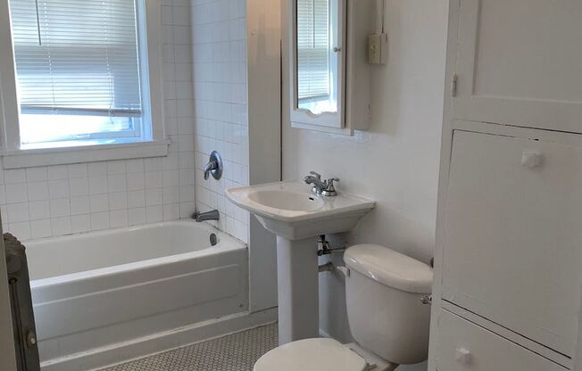 1 bed, 1 bath, $1,275