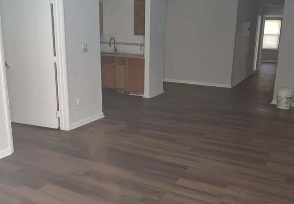 891 N 41 ST