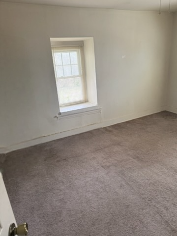 940 E LOCUST AVE