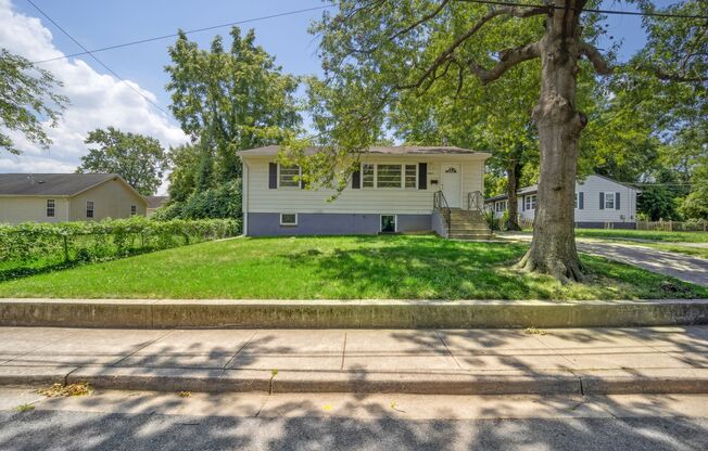 6 Bedroom, 2 Full Bath Single Family Home in Old Town College Park