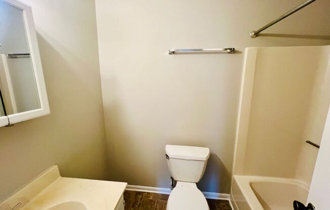 2 beds, 2 baths, $1,300