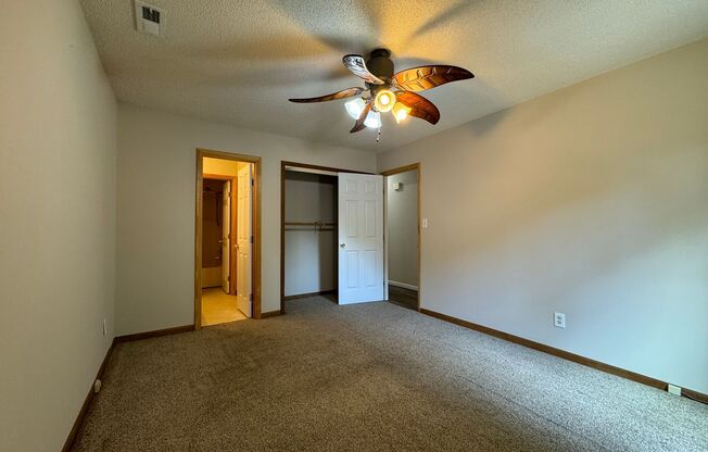 3 beds, 2 baths, $1,400