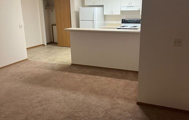 2 beds, 1 bath, 856 sqft, $1,259, Unit PL   7507