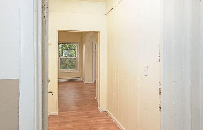 Studio, 1 bath, 359 sqft, $1,325, Unit 403