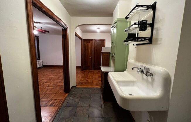 Studio, 1 bath, 400 sqft, $825, Unit 309