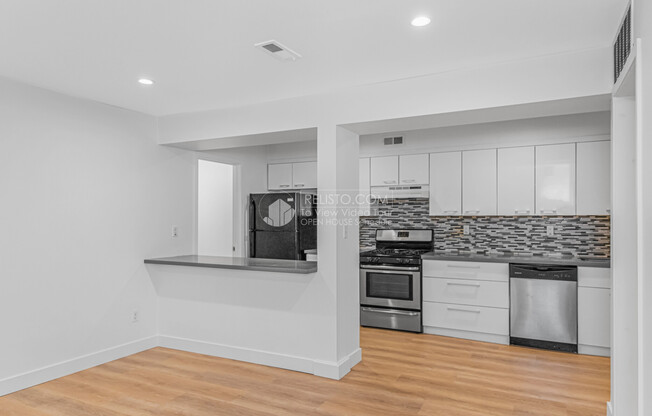1110 S VAN NESS AVE