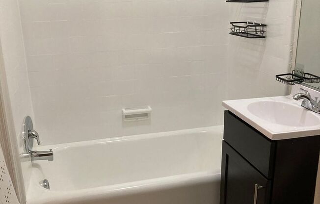 1 bed, 1 bath, 450 sqft, $1,249, Unit 107-GA