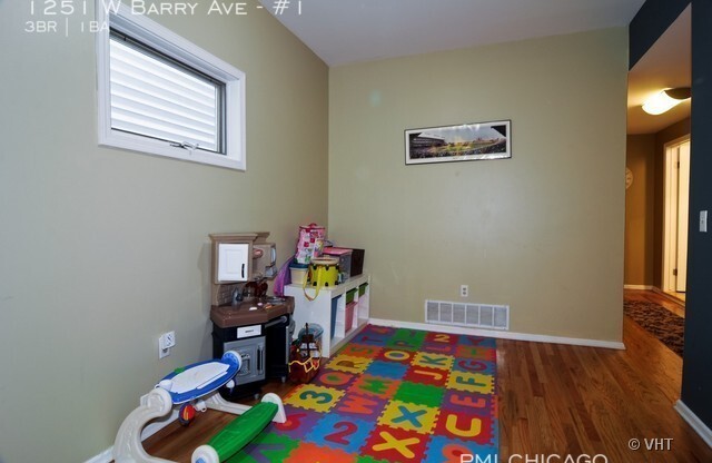 1251 W Barry Ave