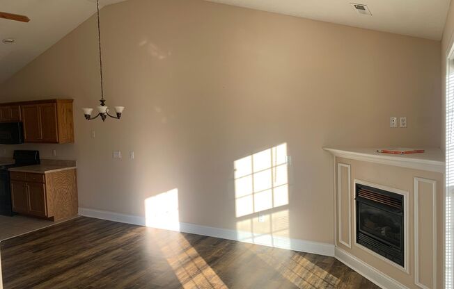 2 beds, 2 baths, 990 sqft, $1,115, Unit 918 B