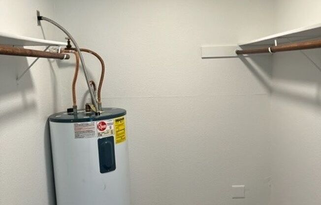 Twin Firs - 1 Bedroom - Lynnwood - Renovated Modern Apartments