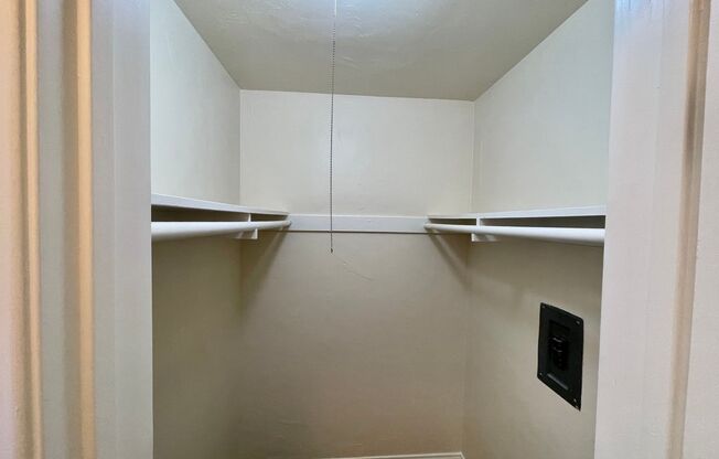 Studio, 1 bath, 375 sqft, $1,595, Unit 228