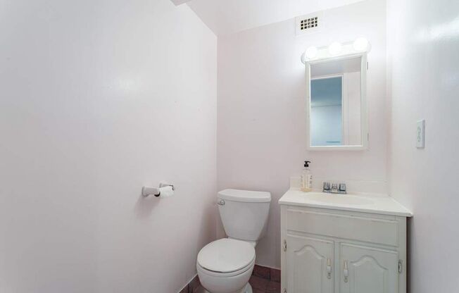 Studio, 1 bath, $3,350, Unit Basement