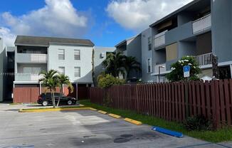 1725 W 60 ST