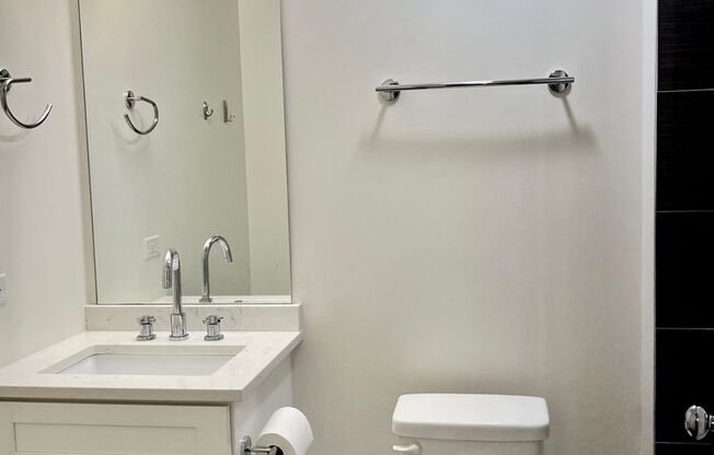 2 beds, 2 baths, $3,200, Unit UNIT 1107