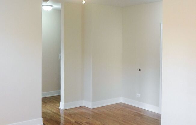 2 beds, 1 bath, 835 sqft, $2,750, Unit 617-A3