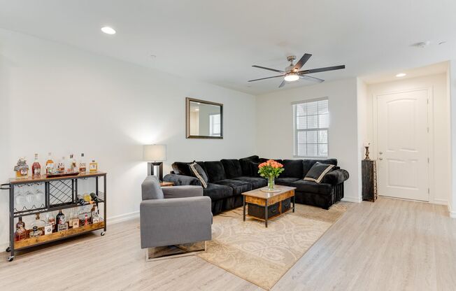 BEAUTIFUL 3BEDROOM 2.5BATH TOWNHOME IN LAKE LAS VEGAS * MOVE IN SPECIAL*