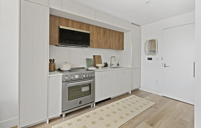 1 bed, 1 bath, $5,105, Unit 610