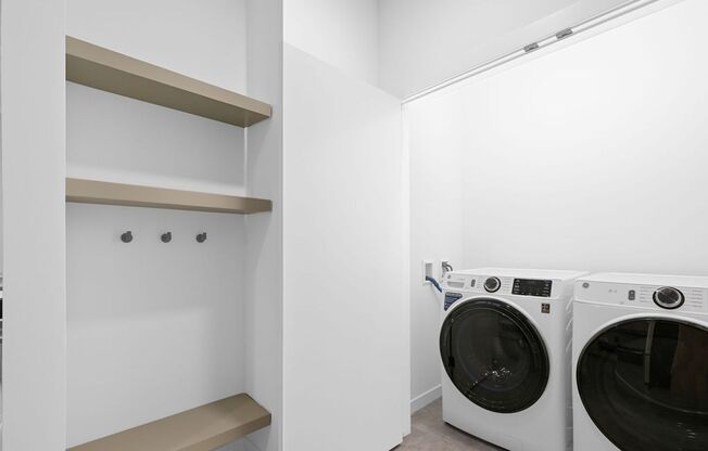 1 bed, 1 bath, 703 sqft, $1,750, Unit 215