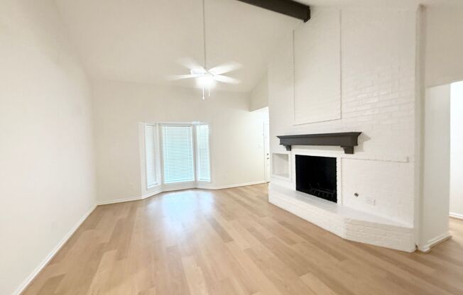 Elegant Recently Updated 3/2/2 Home in Angleton !