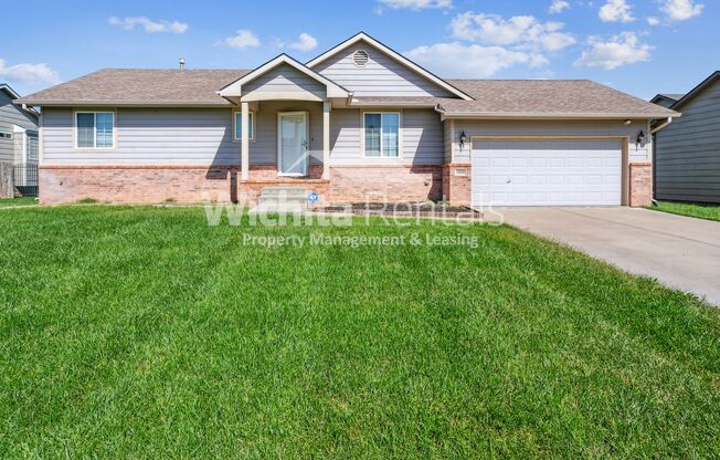 3 bedroom 3 bath home in the Maize School District!