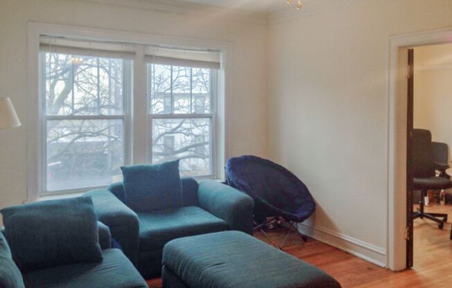 2 beds, 1 bath, 920 sqft, $1,995, Unit 2004-2