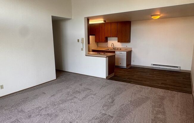 2 beds, 1 bath, 960 sqft, $2,300, Unit 402