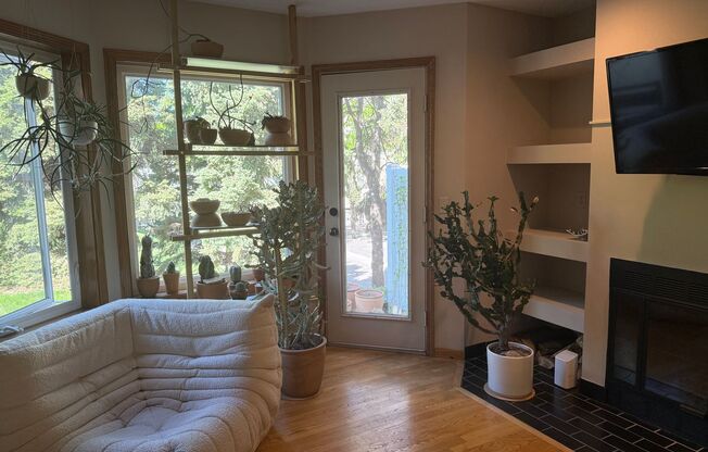 2 beds, 2 baths, $2,499