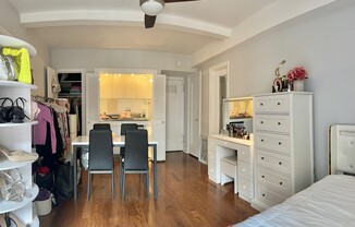 Studio, 1 bath, 300 sqft, $2,750, Unit 917