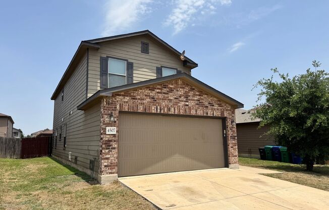 Ready for Move In! Spacious 4 bedroom 3 bath in Southton - Southeast SA