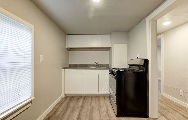 2 beds, 1 bath, $825, Unit Unit 3