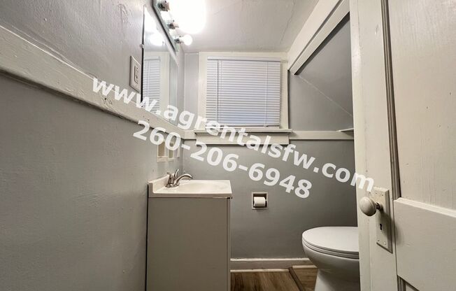 1 bed, 1 bath, 621 sqft, $825, Unit 1510 Taylor St